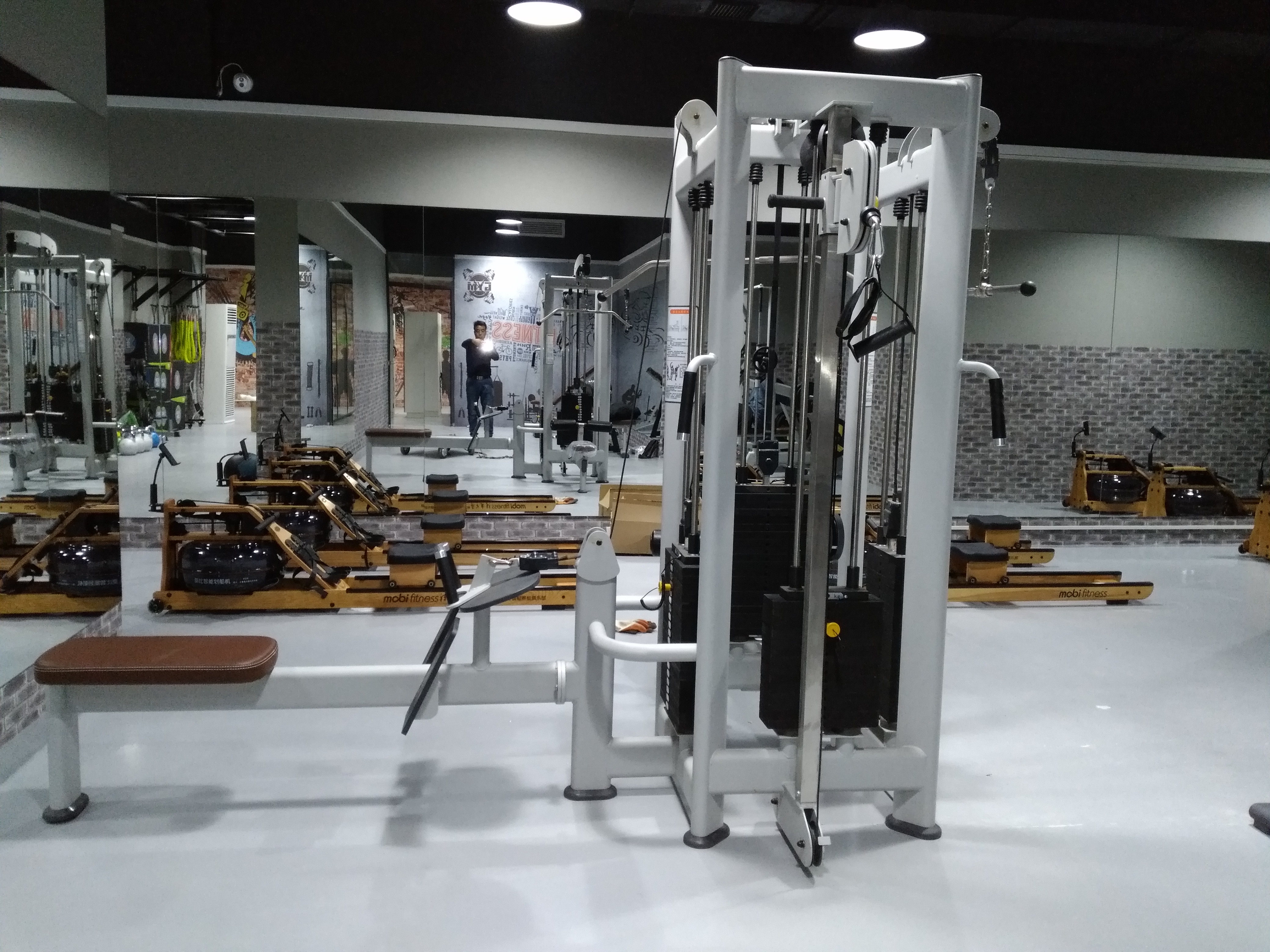 北京机动处置队·室内健身器材坐姿夹扩胸训练器、坐姿划船训练器安装案例 